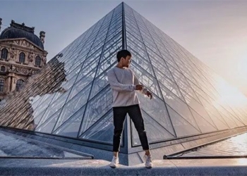 reasons tourists are sad and dreamy when visiting paris 122213