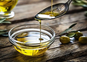 research shows eating olive oil frequently can save your life 118420