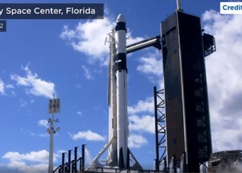 russian astronauts ride spacex rocket to iss 123403