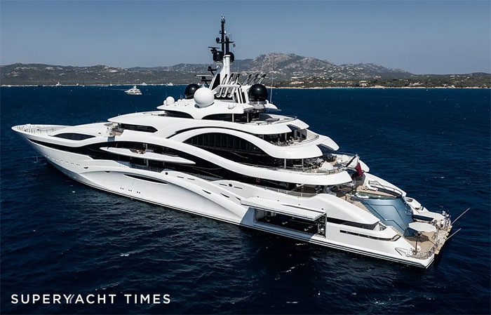 The super yacht of the Emir of Qatar is quite mysterious with limited information