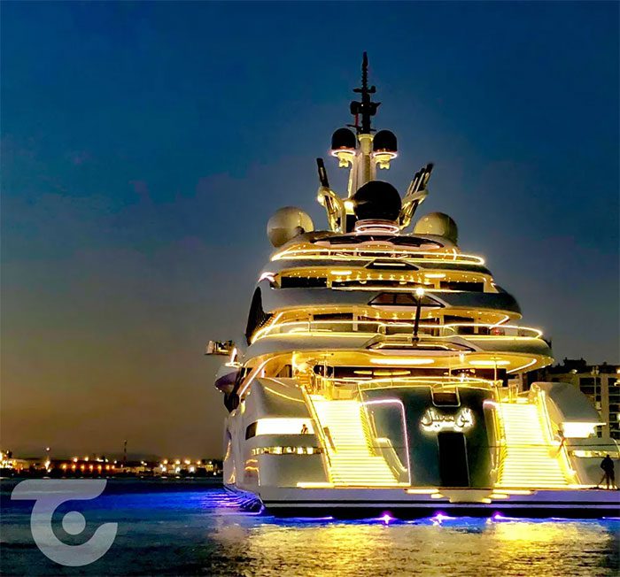In addition to the yacht, the emir also owns a "flying palace" Boeing 747 Jumbo worth 200 million USD