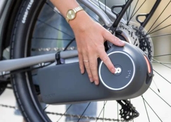 skarper diskdrive accessory that helps bicycles move but is attached to the brake 121339