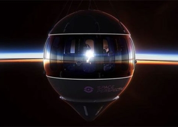 space travel with hot air balloon ticket priced at 3 billion vnd per ride but already nearly 1 000 people booked 122509