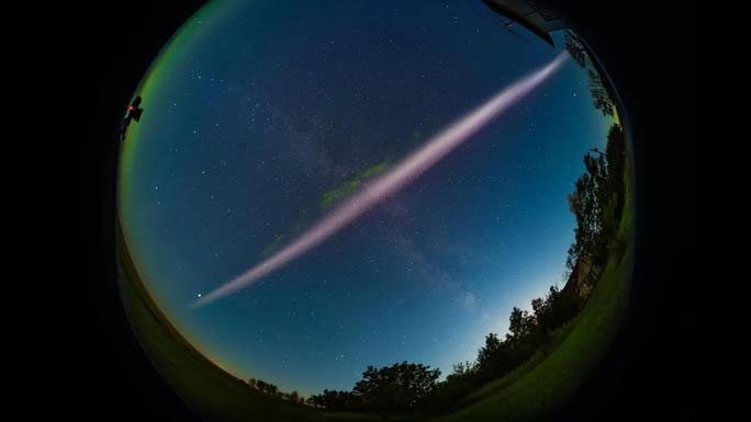 STEVE in Canada, appearing after auroras due to Earth being hit by "cosmic rays"