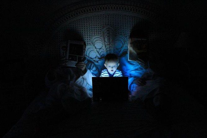 Limit phone use if you want to avoid premature aging.