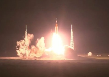 successful launch of nasa moon spacecraft 124188