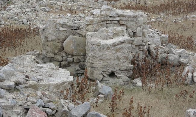 The remaining ruins of the city of Scepsis in the heart of the dried-up lake.