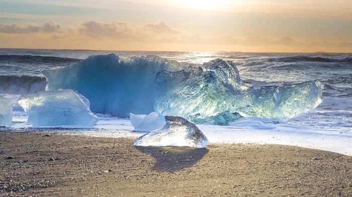 The low temperatures of the Earth will cause all oceans to freeze
