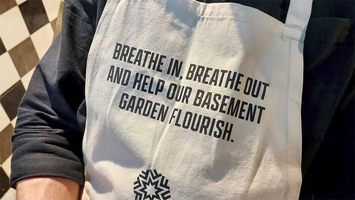 The cotton apron capable of capturing carbon dioxide from the air