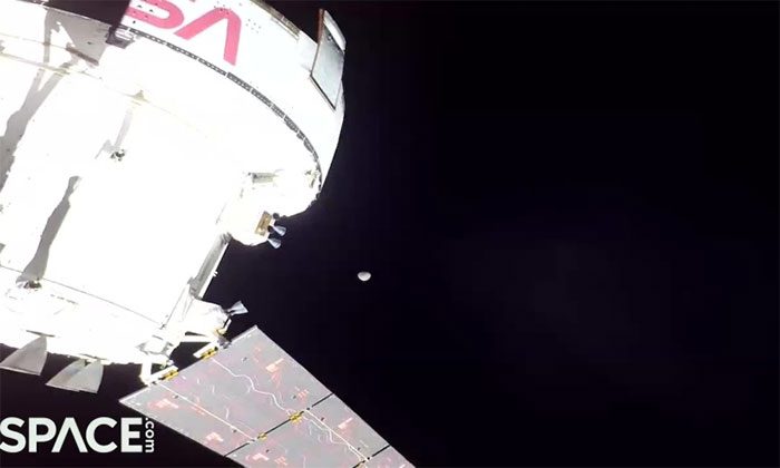 Orion spacecraft captures a selfie with the Moon