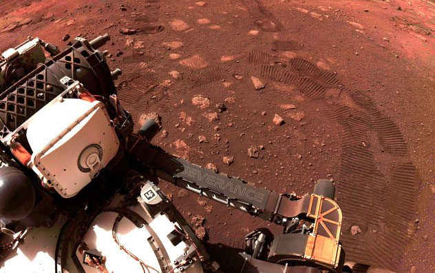 Mars Perseverance rover collecting rock samples
