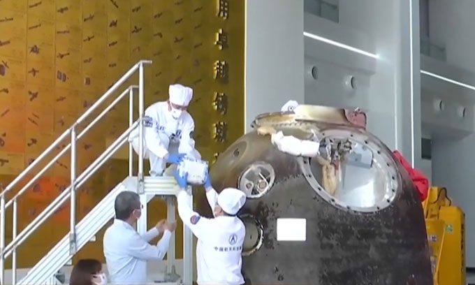 Shenzhou 13 brings items from space