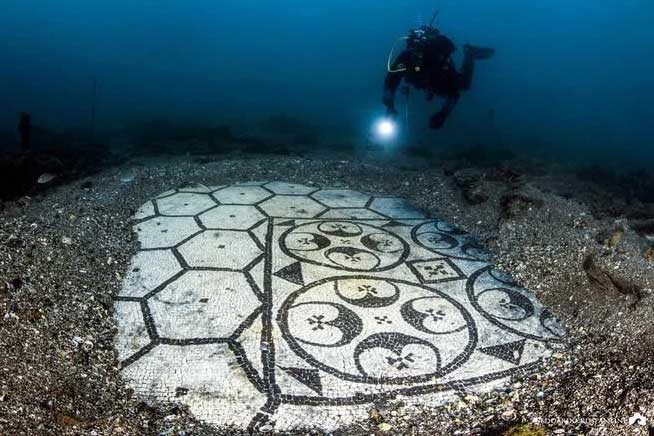 Exploring Baiae is not an easy task