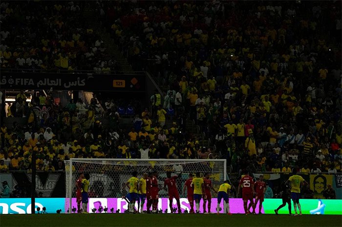 The lighting system at Stadium 974 suddenly malfunctioned.