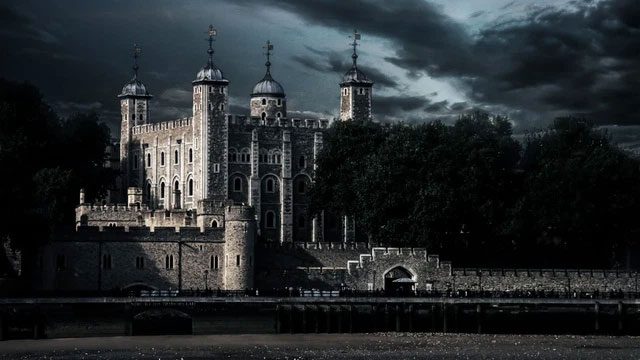 Many visitors claim to have seen wandering spirits here.