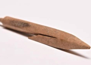 the ancient technology behind the lances made from twisted cedar by the inuit 123214