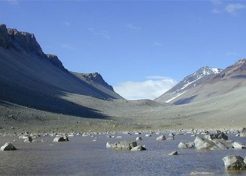 the coldest place in the world has a mean temperature of negative 50 degrees and cannot be compared