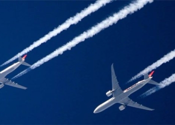 the consequences of white traces left by planes in the sky 122663