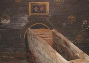 the eye of the beast murdered by thieves a very rare map that few people know 118072
