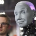 the face of who this robot can differentiate gender and ethnicity 121389