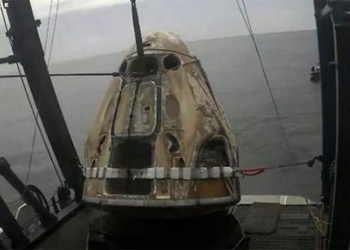 the first civilian mission to land in the ocean after leaving iss 120209