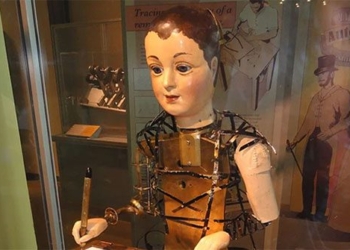 the first real computer in the world was invented in 1773 123751
