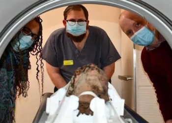 the ghostly appearance of a human head 2 000 years later 122084