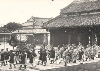 the king and the god what did they do on the first day of tet 104532