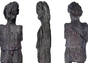 the legend of the strange human wooden statue 2000 years old 118467