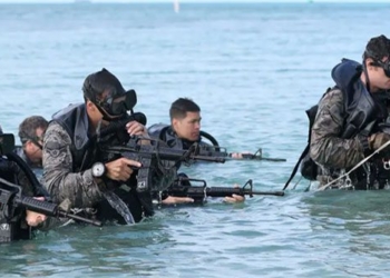 the most strict science in the us military environment creates aquamen in real life 120713