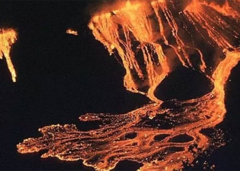 the most terrifying fire monster rising from 100km below the earth 120824