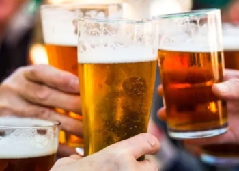 the science of just right hand improving the flavor of beer to be better than ever 123559