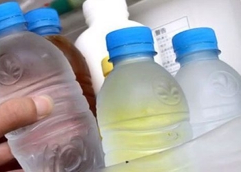 the truth about storing plastic bottles in the fridge causing toxic substances and cancer 120515