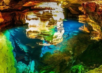 the waterfall drawing that makes visitors stare in a daze in the air 123447