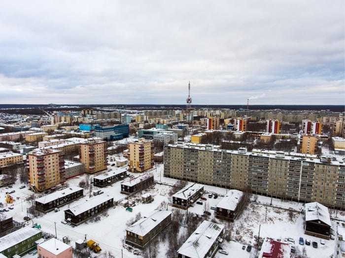 Scenery in the town of Mirny.