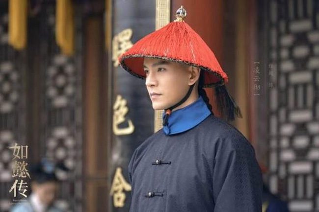 The imperial guards serve the emperor and the royal family in court.