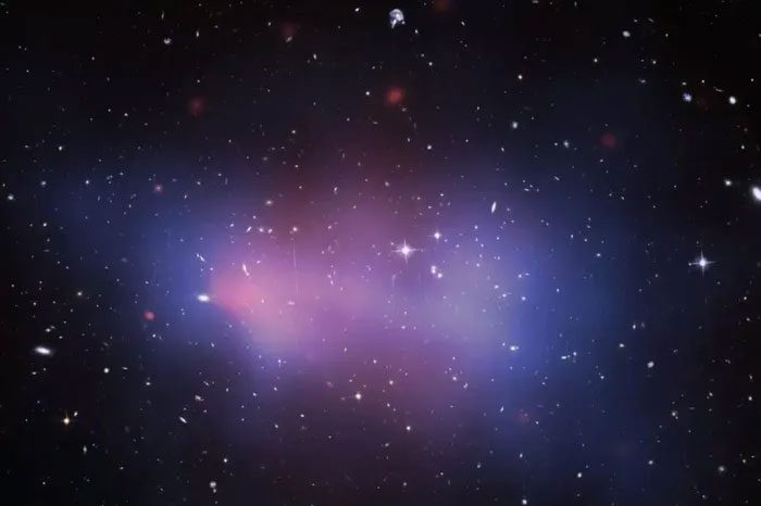 The El Gordo galaxy acts as a giant lens, helping to see galaxies behind it.