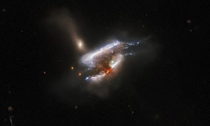 The merging galaxy system IC 2431.