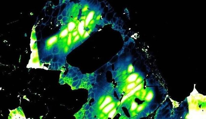 Phosphate crystals in the Chelyabinsk meteorite