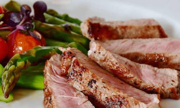 Red meat has muscle fibers, high fat content, especially saturated fatty acids.