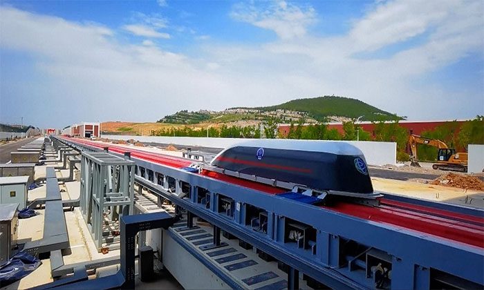 Testing of the electromagnetic levitation vehicle in Jinan.