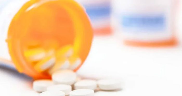 The effects of medications causing anticholinergic effects can increase fall risk in patients