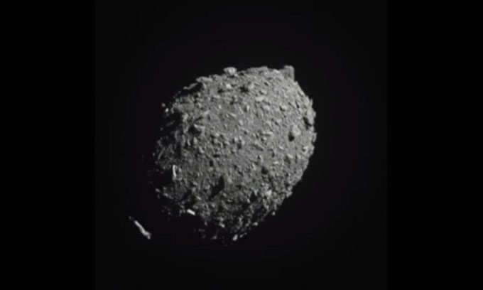 Image of the asteroid Dimorphos observed by the DART spacecraft just before collision, about 2 minutes prior.