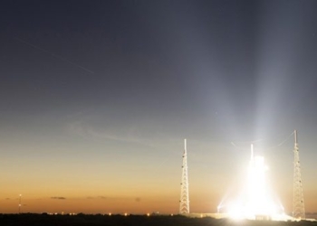 tram iss flew over the top of rocket 98 m 120006
