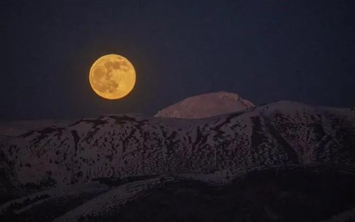 In the West, the first moon phase of 2022 is the "Wolf Moon."