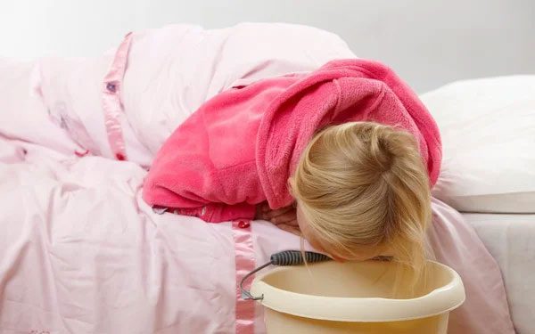 Recently, many children have been hospitalized due to vomiting, causing great concern among parents.