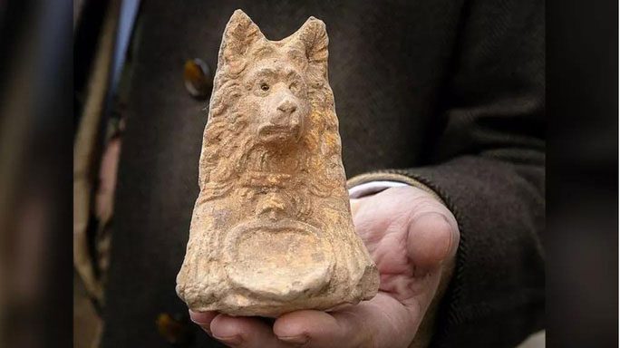 The statue attracts attention due to its uniqueness compared to previous excavations