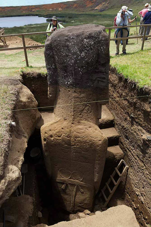 Discovering the Shocking Underbody of the Easter Island Statues