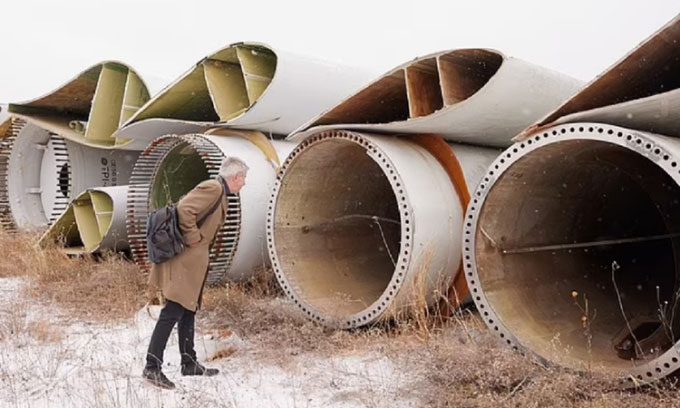 Wind turbine blades can be longer than the wings of a Boeing 747