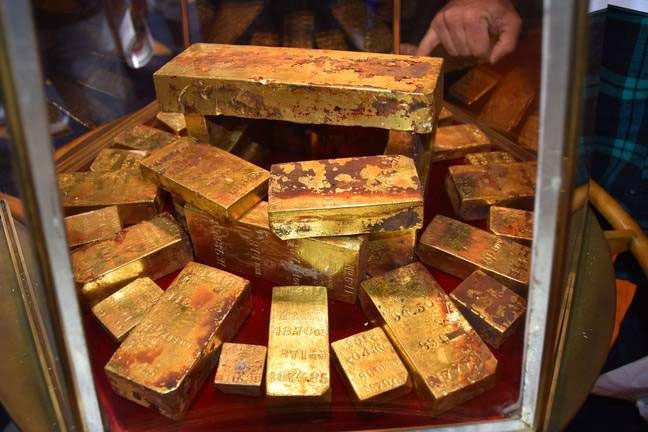 A portion of gold found by Tommy Thompson's team